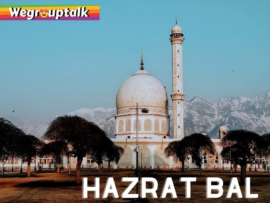 Hazratbal Mosque to visit in Kashmir